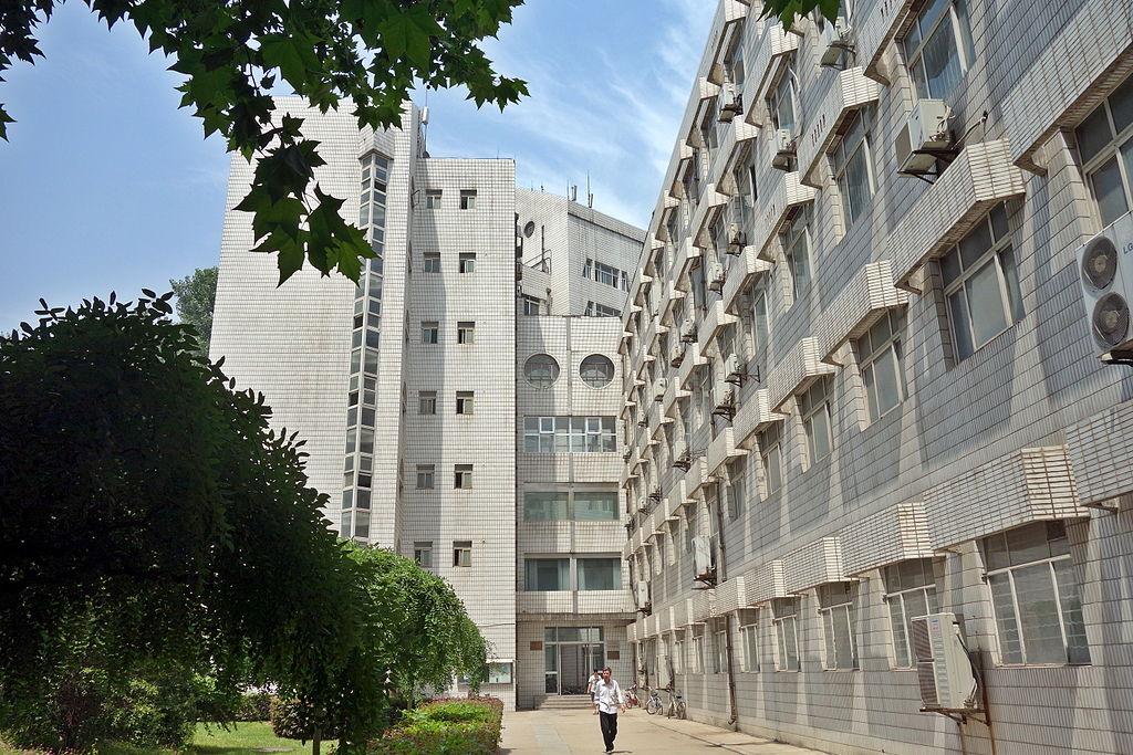 西安交通大学西 1 教学楼